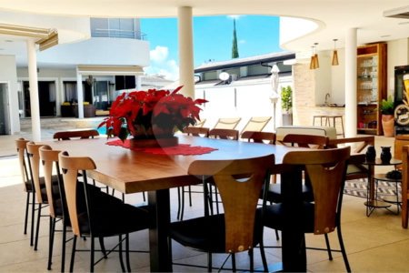 Casa à venda com 5 suítes no condomínio Terras de Vinhedo, Vinhedo - SP