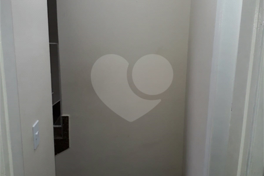 Sobrado à venda com 2 quartos em Horto, São Paulo, SP