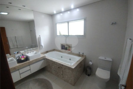 Casa à venda com 4 suítes no condomínio Altos da Serra Vi, São José dos Campos - SP