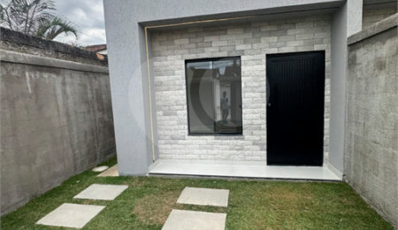 Casa à venda com 2 quartos, sendo 1 suíte,  em Pedra de Guaratiba, Rio de Janeiro, RJ