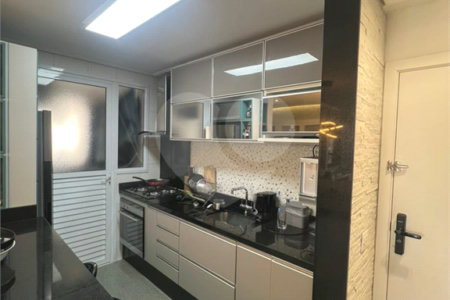 Apartamento. 78 m2, 3 dorm., uma suíte, lavabo, banheito, duas vagas, deposito no sub, varanda gormet.Aceita e estuda Permuta.