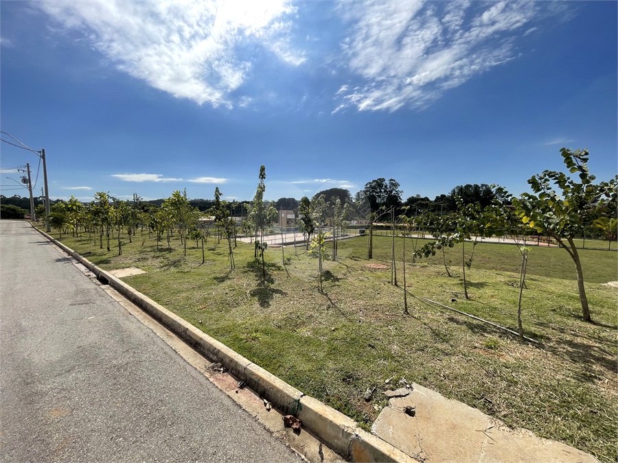Casa à venda com 3 quartos, sendo 1 suíte, no condomínio Tivolli Residencial, Itapetininga - SP