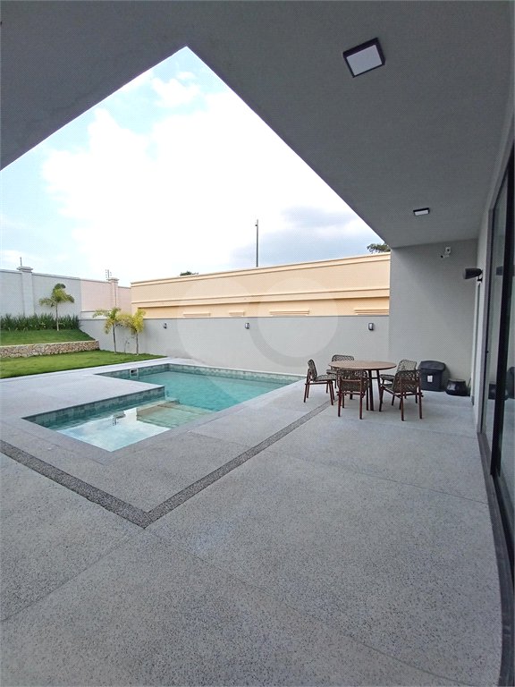 Casa à venda com 4 quartos, sendo 3 suítes,  no condomínio Alphaville Nova Esplanada 3, Votorantim - SP