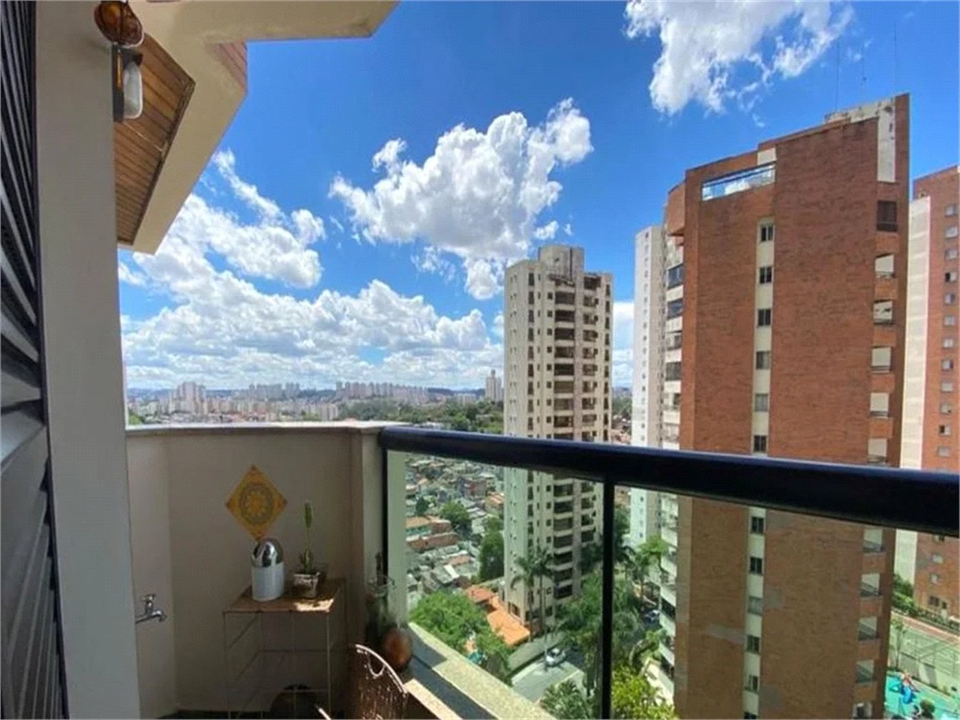 Apartamento à venda com 3 suítes em Vila Suzana, São Paulo, SP