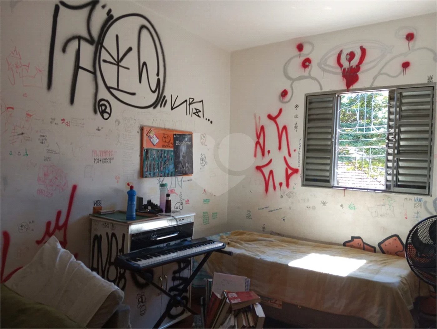 Terreno á venda com 2 casas na Vila Rosália, Guarulhos, SP.