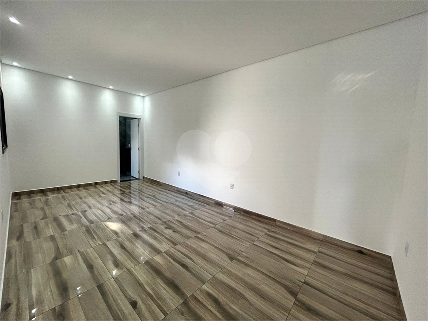 Casa à venda com 3 quartos, sendo 1 suíte, no condomínio Villagio Wanel, Sorocaba - SP
