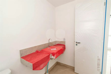Apartamento à venda com 3 suítes em Vila Firmiano Pinto, São Paulo, SP