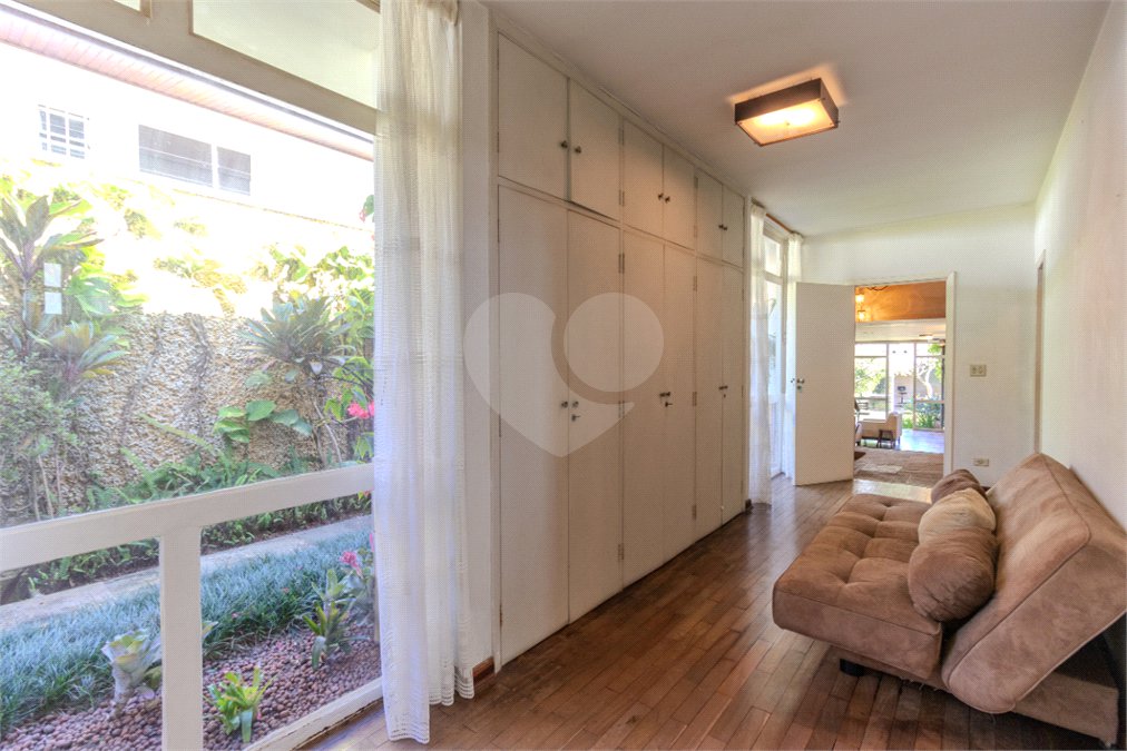 Casa Térrea à venda com 4 quartos, sendo 1 suíte, em Brooklin, São Paulo, SP