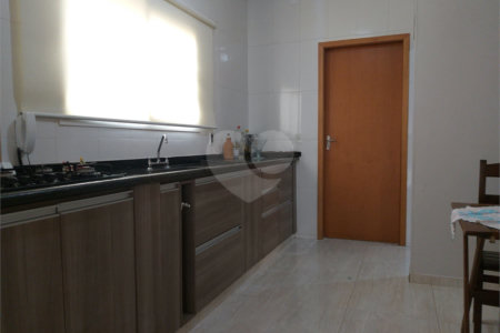 Casa à venda com 3 quartos, sendo 2 suítes, em Jardim das Estações (vila Xavier), Araraquara, SP