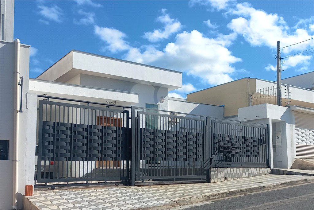 Casa à venda com 2 quartos, sendo 1 suíte, em Vila Domingues, Votorantim, SP