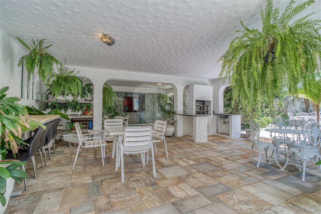 Casa Térrea à venda com 4 suítes em Jardim Cordeiro, São Paulo, SP