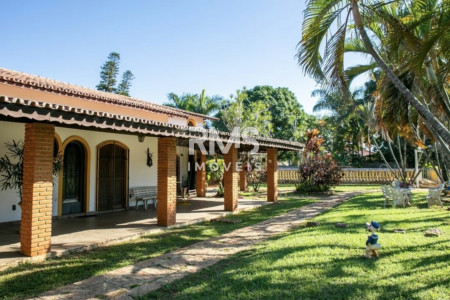 Chácara à venda com 4 quartos, sendo 1 suíte,  em Colinas do Mosteiro de Itaici, Indaiatuba, SP