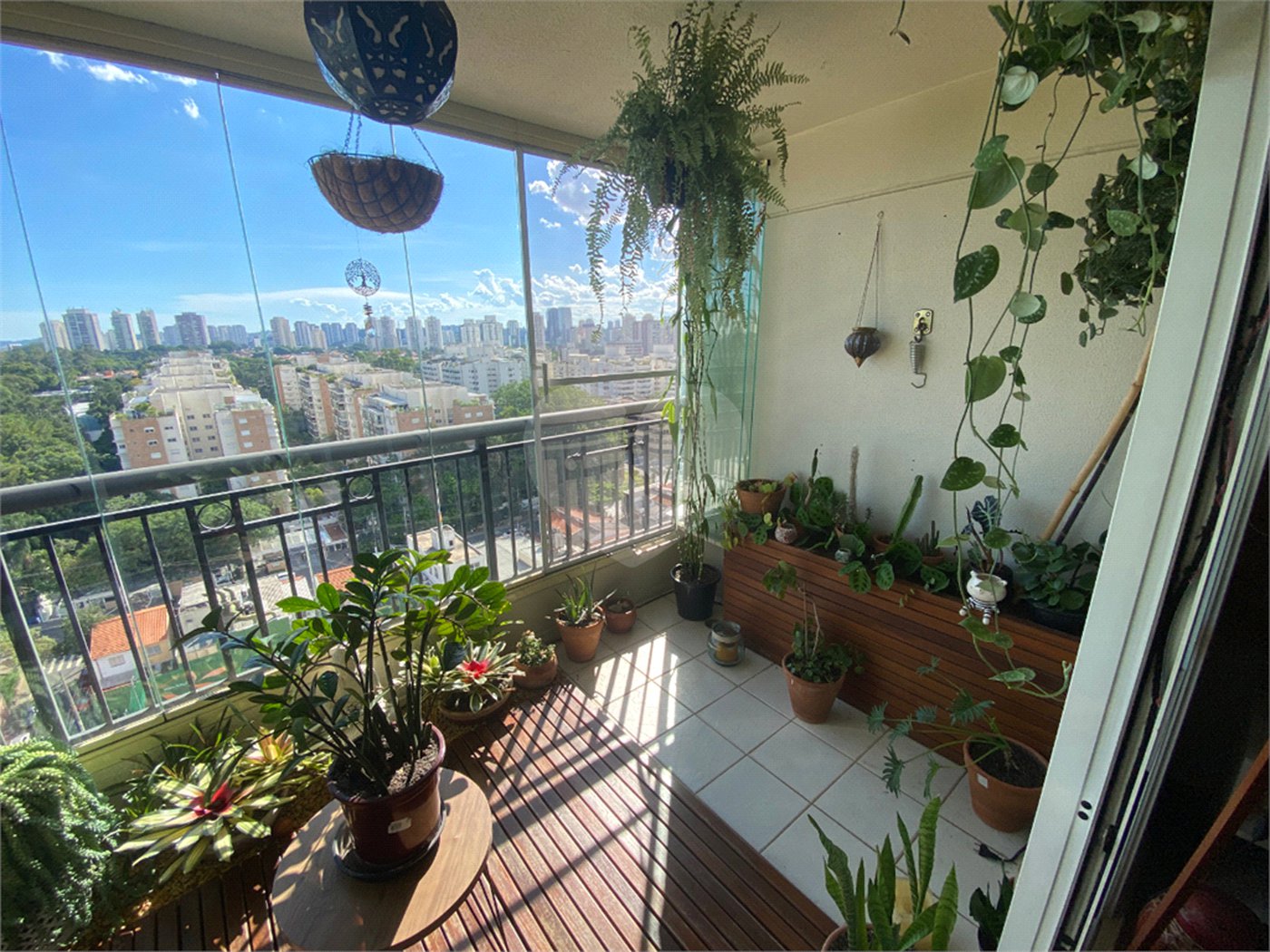 Apartamento à venda com 3 quartos, sendo 1 suíte, em Chácara Santo Antônio, São Paulo, SP