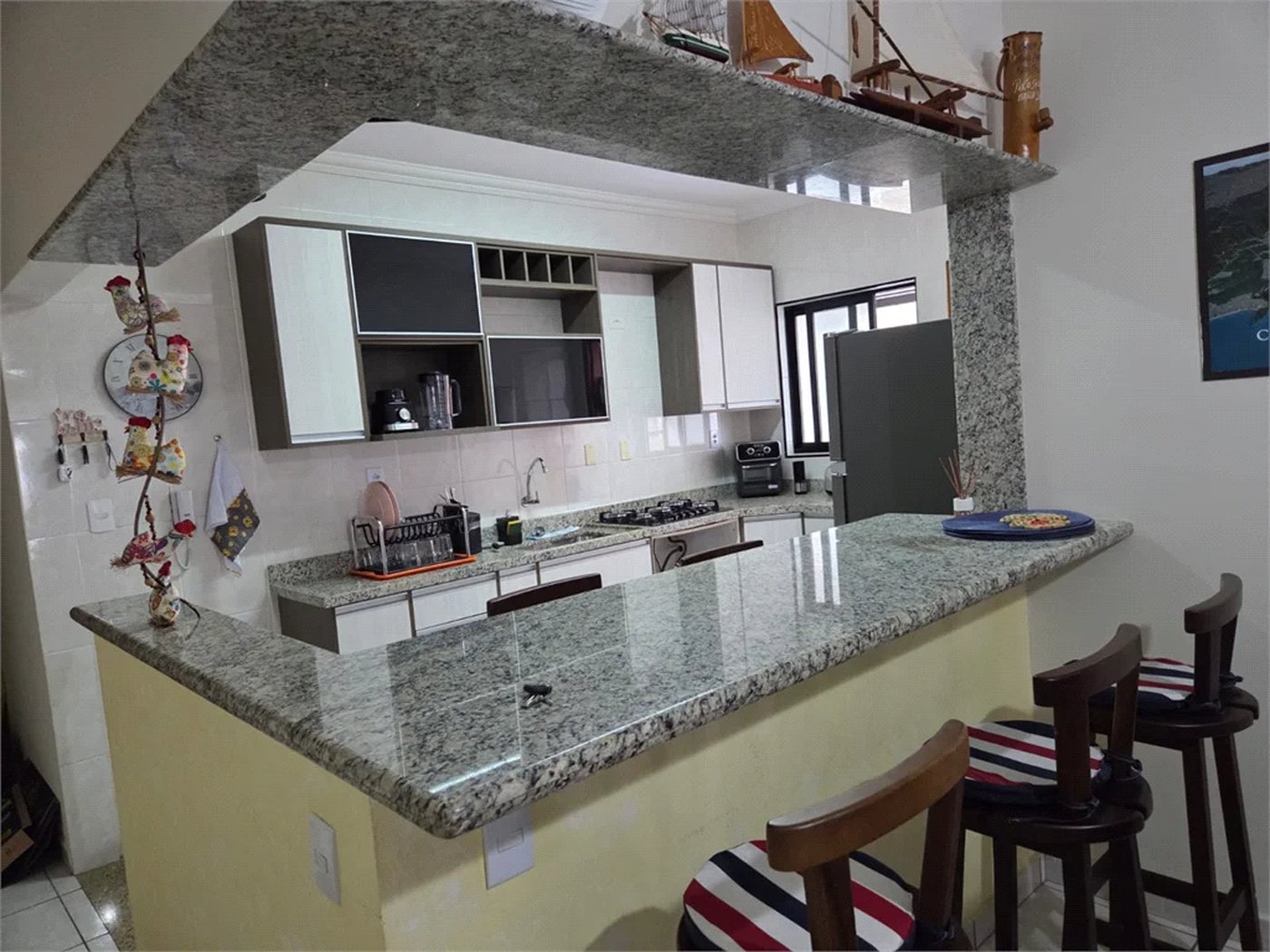 Apartamento à venda com 2 quartos, sendo 1 suíte,  em Canto do Forte, Praia Grande, SP