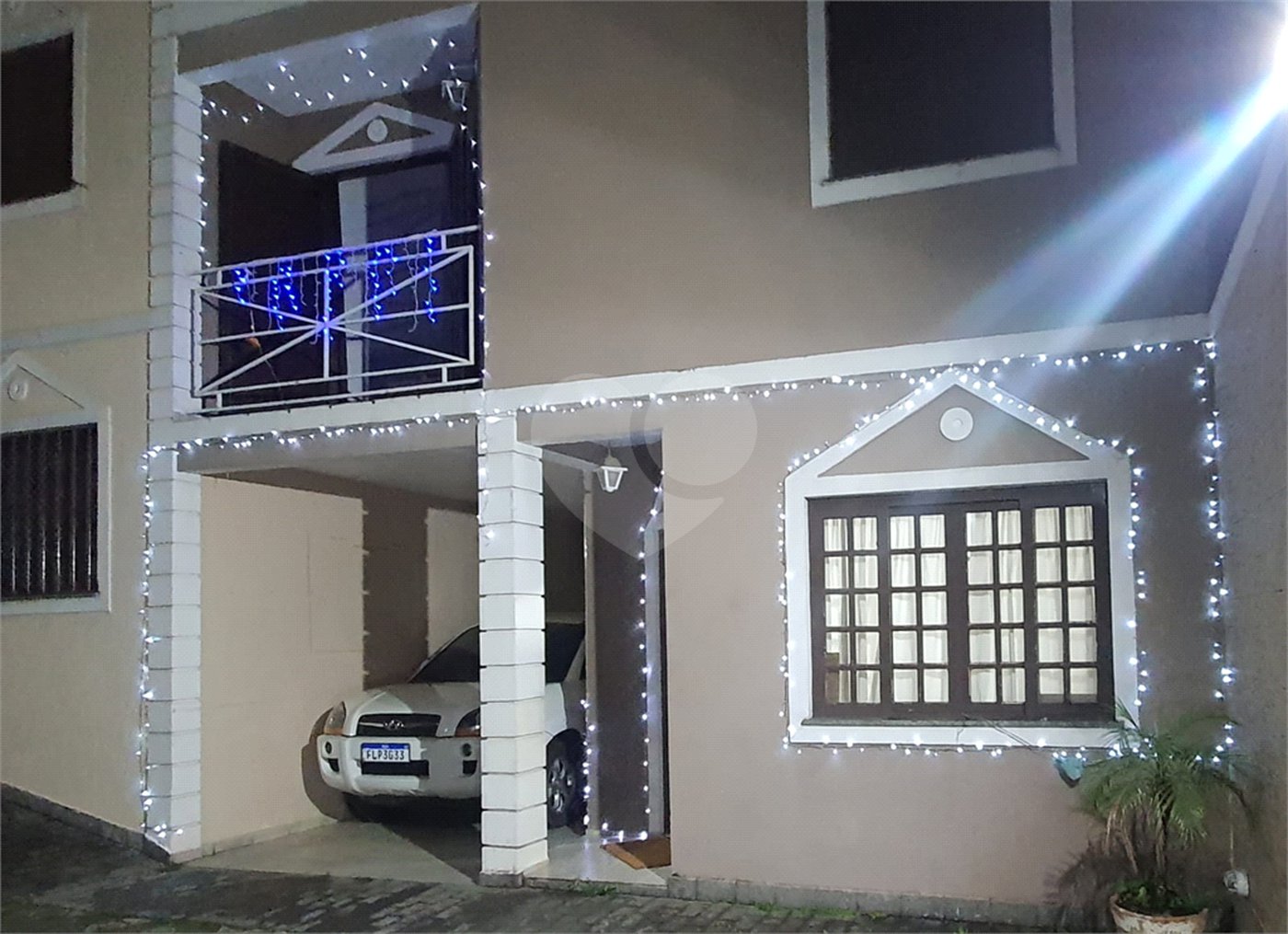 Casa à venda com 3 quartos, sendo 1 suíte, no condomínio Primavera, São Paulo - SP