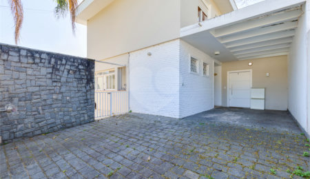 Casa de Vila à venda com 4 quartos, sendo 3 suítes,  em Chácara Santo Antônio, São Paulo, SP