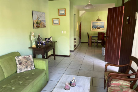 Casa em condomínio à venda com 2 quartos, sendo 1 suíte,  em Portal da Ferradura, Armação dos Búzios, RJ