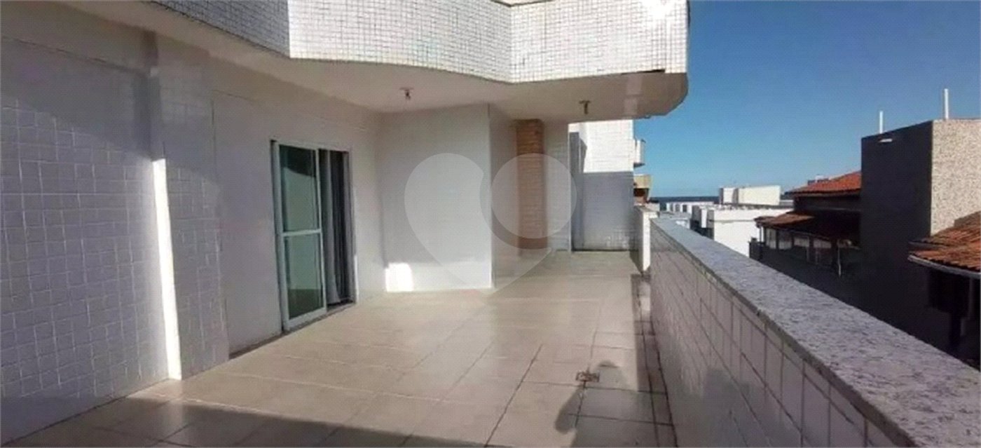 Cobertura à venda com 4 quartos, sendo 2 suítes,  em Algodoal, Cabo Frio, RJ
