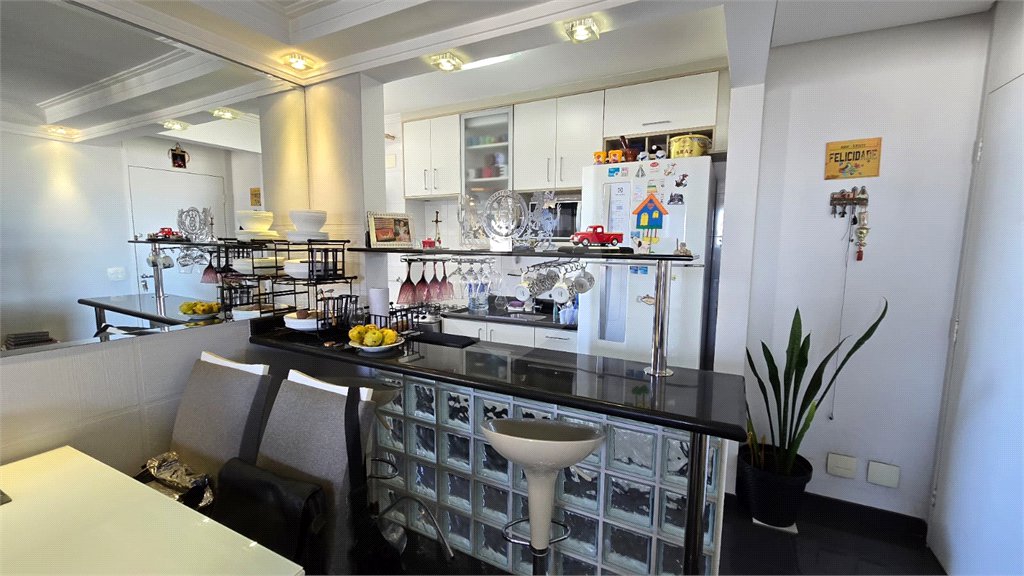 Apartamento à venda com 3 quartos, sendo 1 suíte, em Jardim Íris, São Paulo, SP