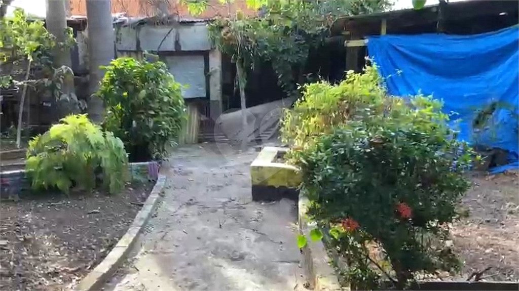 Casa à venda com 3 quartos, sendo 1 suíte,  no Centro, Salto, SP