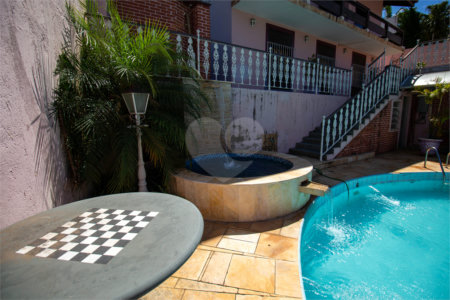 Casa à venda ou para alugar com 4 quartos, sendo 1 suíte, no Centro, São Roque, SP