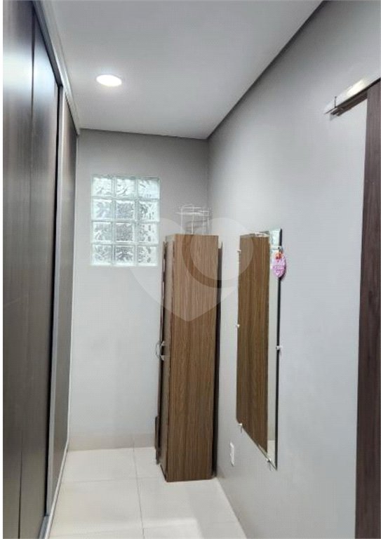 Sobrado à venda com 4 quartos, sendo 1 suíte, em Morada do Ouro, Cuiabá, MT