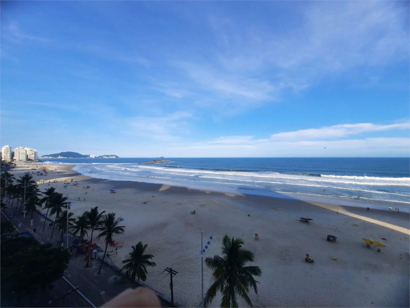 Apartamento Residencial à venda, Pitangueiras, Guarujá - AP0136.