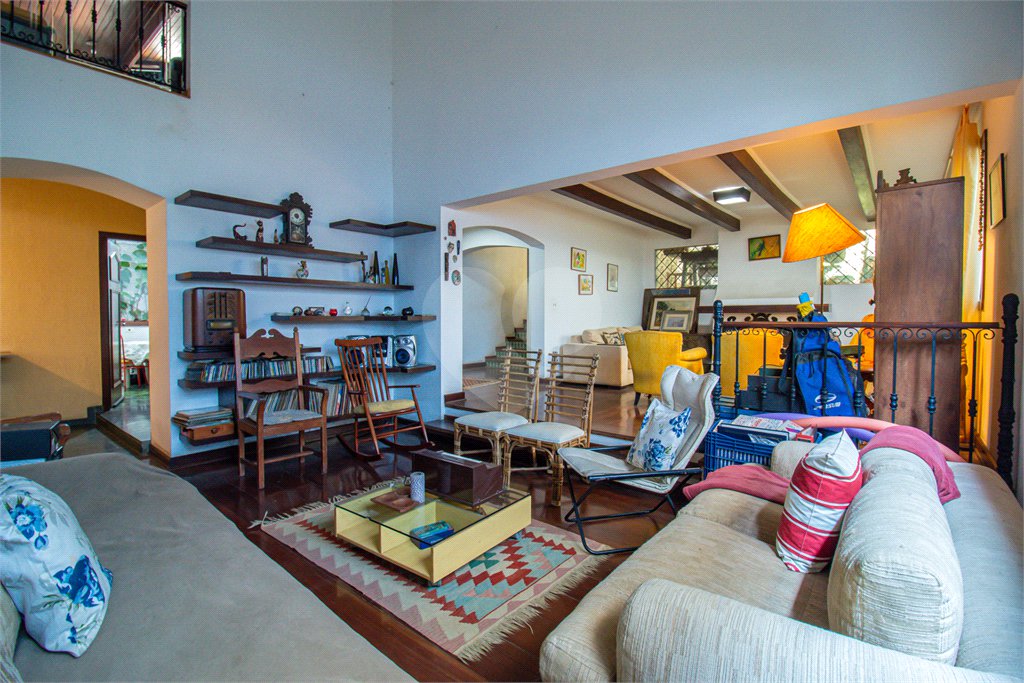 Casa à venda com 4 quartos, sendo 2 suítes, em Chácara Flora, São Paulo, SP