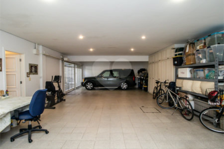 Casa à venda com 5 quartos, sendo 4 suítes, no condomínio Bounganville, São Paulo - SP