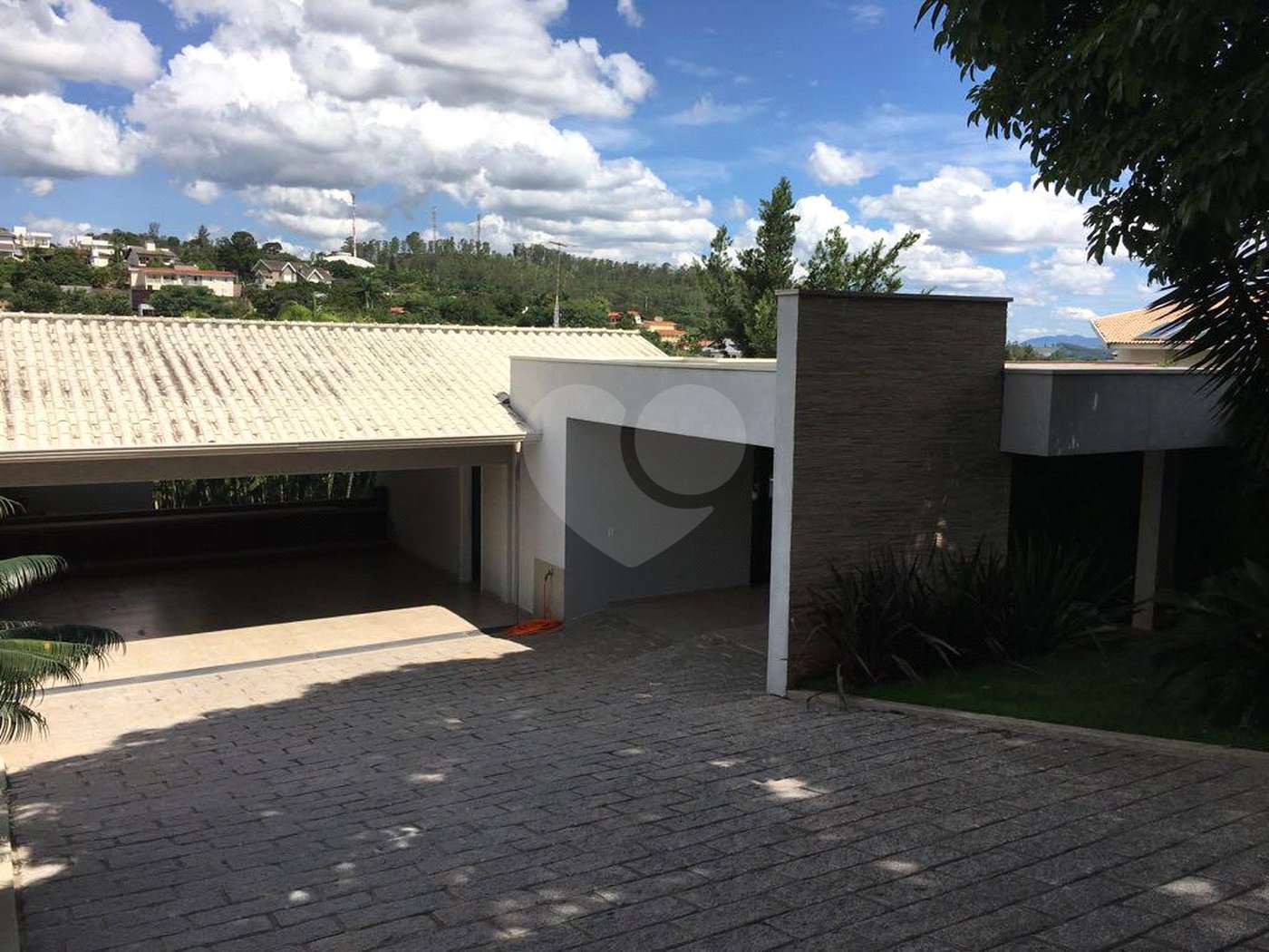 Casa à venda com 4 suítes no condomínio Estância Marambaia, Vinhedo - SP
