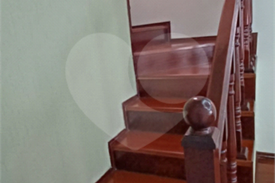 Sobrado à venda com 3 quartos, sendo 1 suíte, em Parque Renato Maia, Guarulhos, SP