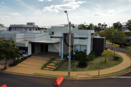 Casa à venda com 3 suítes em Residencial Village Damha III, Araraquara, SP