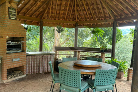 Casa à venda com 4 quartos, sendo 2 suítes,  no condomínio Chacara Marques, Santana de Parnaíba - SP