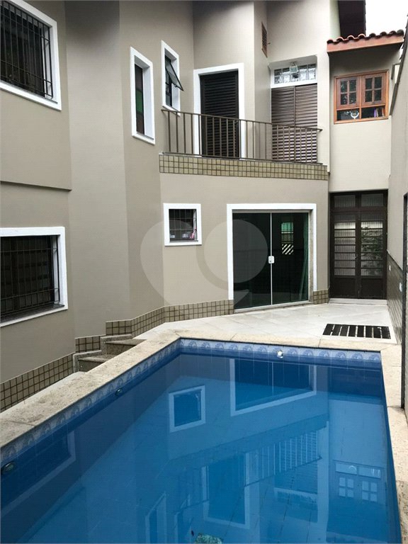 Sobrado à venda com 4 suítes em Vila Irmãos Arnoni, São Paulo, SP