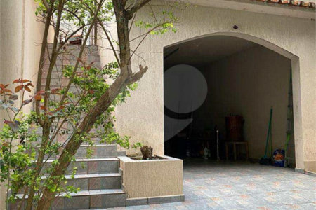 Sobrado à venda com 3 quartos, sendo 1 suíte, em Jardim Londrina, São Paulo, SP