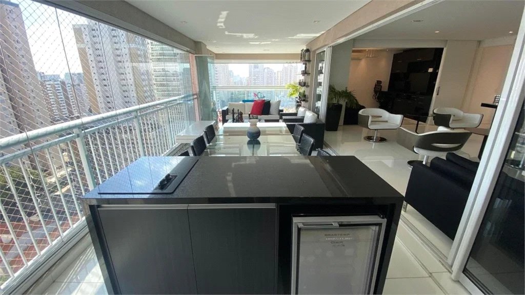 Apartamento à venda com 3 suítes em Vila Romana, São Paulo, SP