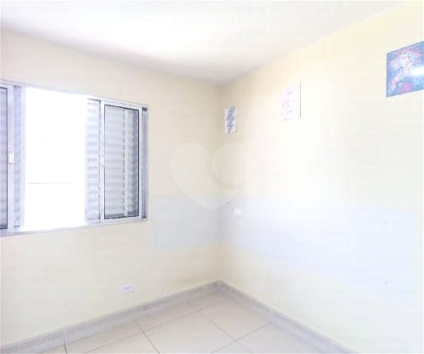 Sobrado à venda com 3 quartos, sendo 1 suíte,  em Vila Constança, São Paulo, SP