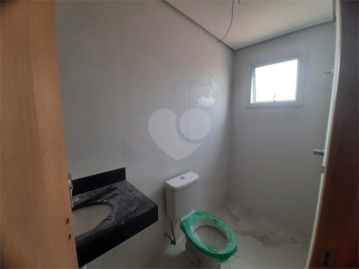 Apartamento à venda com 2 quartos, sendo 1 suíte,  em Parada Inglesa, São Paulo, SP
