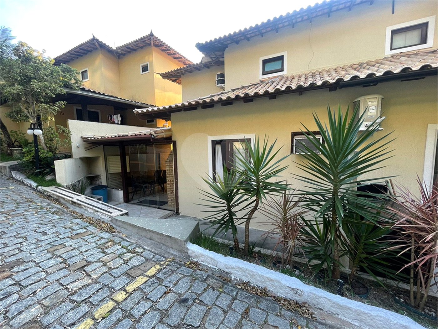 Casa em condomínio à venda com 3 quartos, sendo 2 suítes, em João Fernandes, Armação dos Búzios, RJ