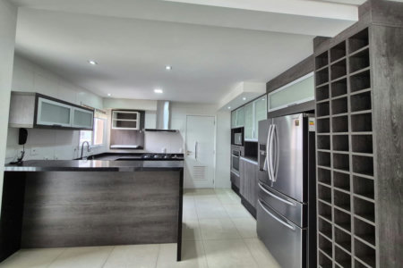 Apartamento à venda ou para alugar, 110m² com 2 quartos, sendo 1 suíte, escritório e  vagas Condomínio Paulistano, São Paulo - SP