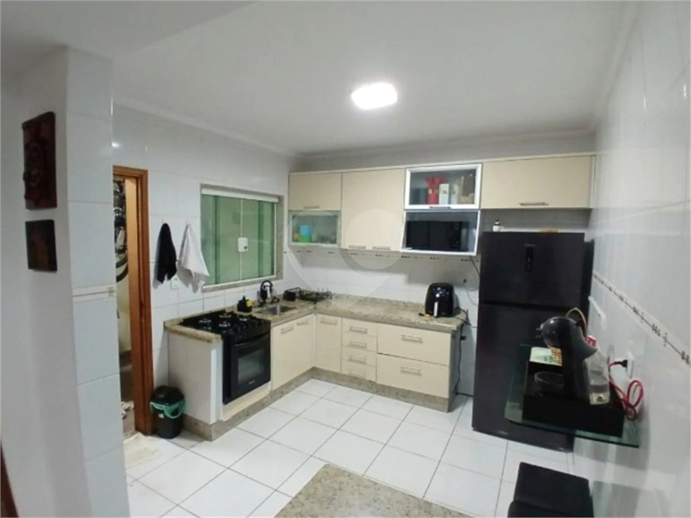 Casa à venda com 3 quartos, sendo 1 suíte, no condomínio Residencial Doutor Emanuel Dias, São Paulo - SP