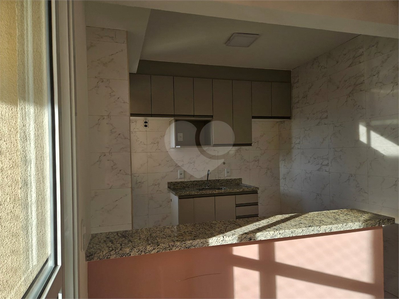 Apartamento à venda com 3 quartos, sendo 1 suíte, no Centro, Poá, SP