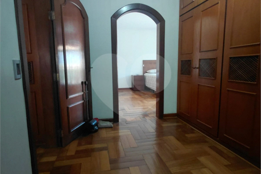 Casa à venda com 4 suítes no condomínio Ville Bourghese, São Paulo - SP