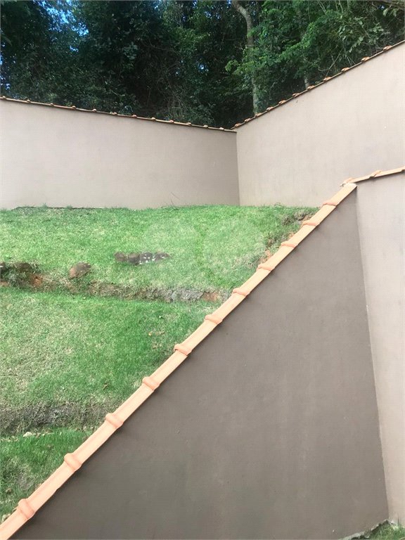 Casa à venda com 3 quartos, sendo 1 suíte,  no condomínio Marf II, Bom Jesus dos Perdões - SP