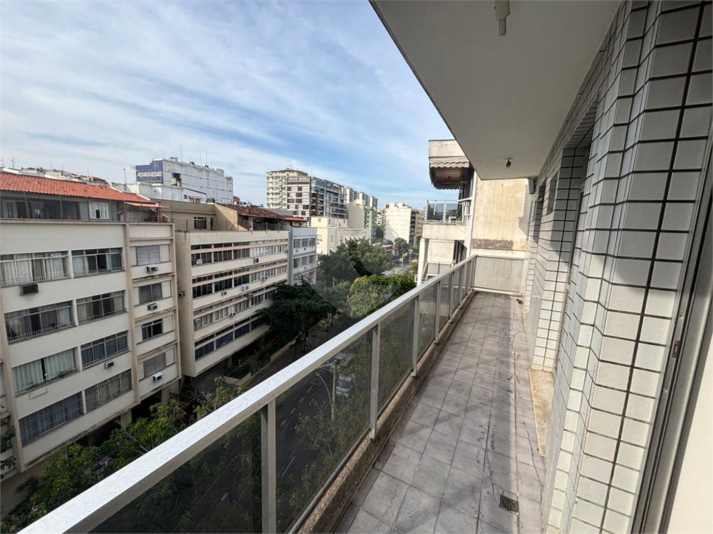 Apartamento à venda com 4 quartos, sendo 1 suíte,  em Tijuca, Rio de Janeiro, RJ