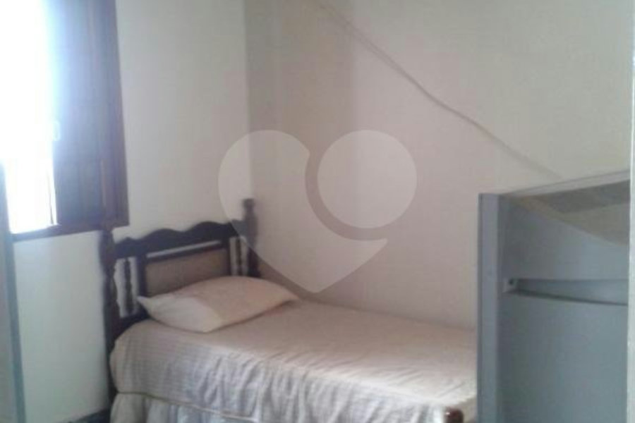 Casa Térrea à venda com 5 quartos, sendo 2 suítes,  em Horto Florestal, São Paulo, SP