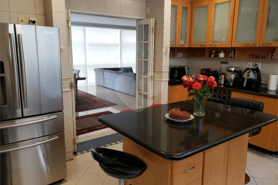 Apartamento à venda com 3 quartos, sendo 1 suíte,  em Jardim América, São Paulo, SP