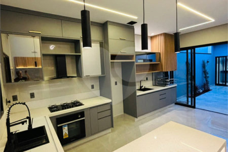 Casa à venda com 3 quartos, sendo 1 suíte, no condomínio Vila Ytu, Indaiatuba - SP