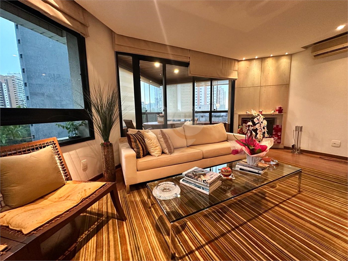 Apartamento à venda com 4 quartos, sendo 3 suítes,  em Vila Andrade, São Paulo, SP