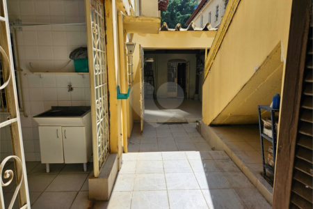 Casa à venda com 3 quartos, sendo 1 suíte,  em Água Branca, São Paulo, SP